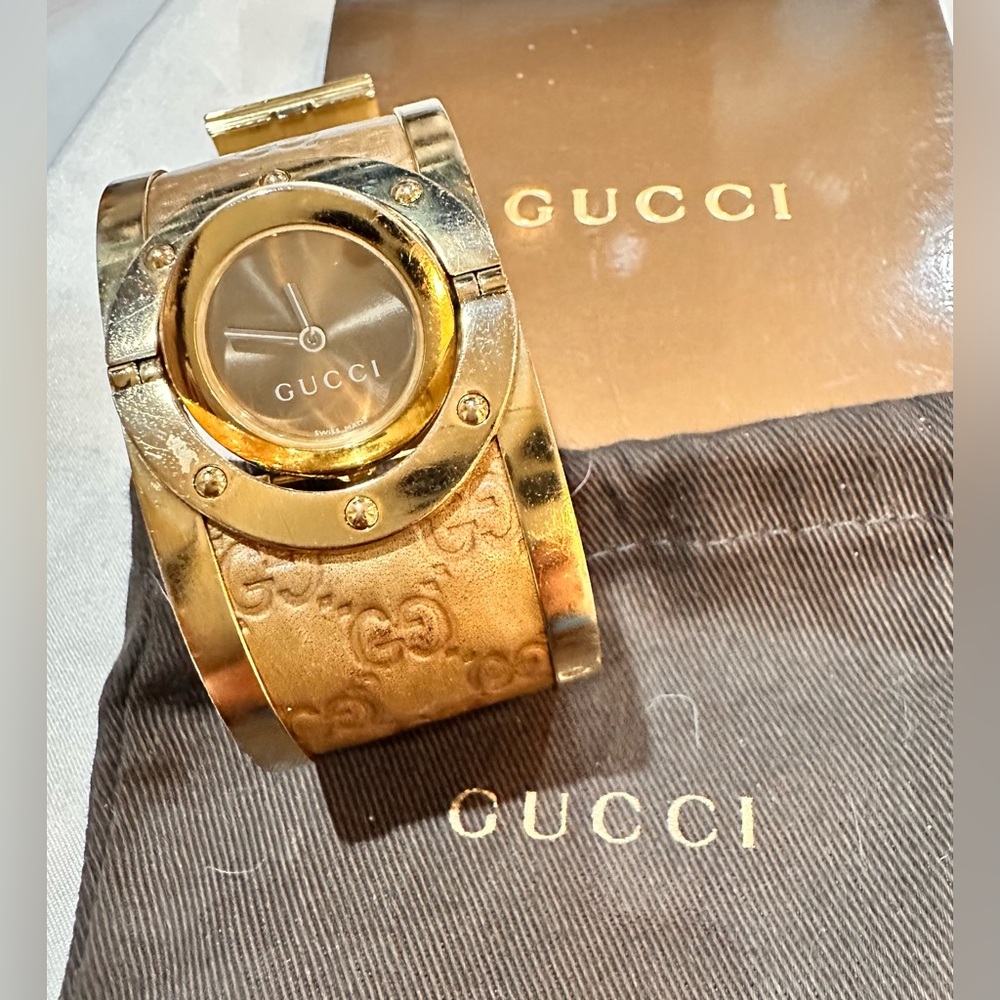 Gucci Watch - Twirl Gold and Leather Bangle
